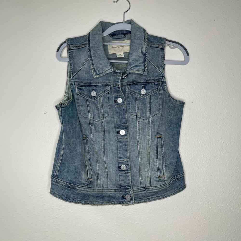 Pilcro & the letterpress Anthropologie Light Wash Denim Vest Size M